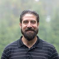 Thomas Disbrow's Instagram, Twitter & Facebook