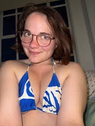 👤 Emma sent you a private message 5 minutes ago "Where are you from?"