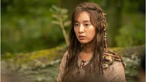 She is known for her roles in the dramas arthdal chronicles (2019) and my unfamiliar family (2020). Arthdal Chronicles Season 2 Netflix Release Date What To Expect