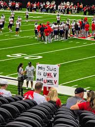UNLV Football fans have some thoughts for former QB Matt Sluka after he  abandoned the team earlier this week. (📸 John Nissan)