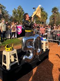 Este libro no niega la existencia del coronavirus. Carlos Maslaton On Twitter El Cumpleanos 50 De Javier Milei En Palermo Esta Tarde Al Grito De Zurdos Hijos De Puta