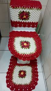 Jogo De Banheiro De Barbante Sendos Cinco Pecas Na Cor Vermelho C Cru E Devermelho A Parte Da Tampa Serve Casa De Croche Jogo De Cozinha Croche Fazer Croche