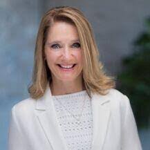 Danielle Topp's Instagram, Twitter & Facebook