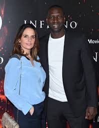 He was dating his girlfriend helene sy before the couple decided to get married and live happily as husband and wife. Kwli0qgli25zvm