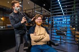 Kappers aan huis en bezoek aan privésauna opnieuw toegelaten vanaf maandag. Versoepelingen In Brabant Kappers Al In De Vroege Ochtend Open En Winkelen Kan Weer Op Afspraak Brabant Bd Nl