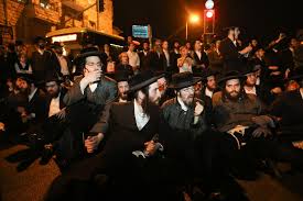 Число пострадавших уже достигло 300 человек. Ultra Orthodox Block Jerusalem Roads In Protest Of Draft Evasion Arrests The Times Of Israel