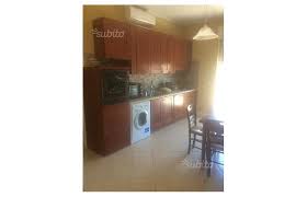 Affittasi appartamento (trilocale) situato al 5 piano con ascensore in palazzo di nuova costruzione, in via panebianco nei pressi del centro commerciale metropolis. Privato Affitta Appartamento Affitto Casa Vicino Mare Annunci Paola Cosenza Rif 150615