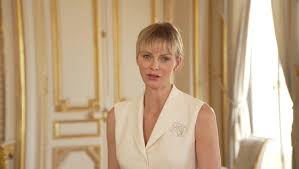 Fürstin charlène von monaco teilt auf instagram neue bilder ihrer familie. Furstin Charlene Von Monaco Adelige Zeigt Sich Mit Neuer Frisur