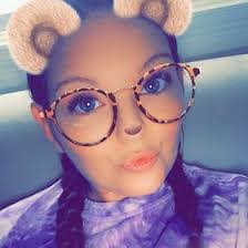 Sheena Howe's Instagram, Twitter & Facebook