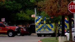 Austin, texas (ap) — emergency responders say three people have been fatally shot in austin and that no suspect is in custody. Cpgo9rluibjfsm
