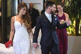 Lionel Messi S Mum Accused Of Trying To Upstage His Bride At Wedding Bride Mermaid Wedding Dress Sheath Wedding Dress