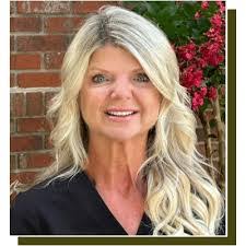 Kim Glick's Instagram, Twitter & Facebook