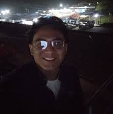 Se da en adopción gatito aparentemente abandonado o perdido. Andaba  merodeando desde antier en mi calle, pero nadie lo reclamó. Es macho, hace  en arenero, es juguetón y no es arisco con