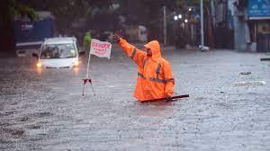 Winds sw at 13 to 14 mph (20.9 to 22.5 kph) (20.9 to 22.5 kph). In Pics Mumbai Wakes Up To Heavy Rains As Monsoon Reaches Maharashtra Early Mumbai News Hindustan Times