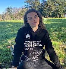 15.damian hurley, son of elizabeth hurley. Mpwcuwn13yjtum