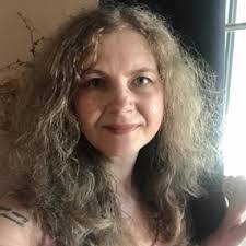 Anna Riehl's Instagram, Twitter & Facebook