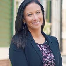 Tracy Blais's Instagram, Twitter & Facebook