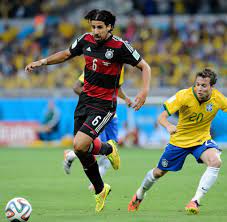 He only received the first of his six portugal caps last november and was included in the 2014 world cup squad, so clearly he is a fast learner. Adidas Deutschland Trikot 6 Sami Khedira Wm 2014 Dfb Away Herren S M L Xl Xxl Gunstig Online Kaufen Bestellen Shop Spieler Trikot De Marktplatz Retro Vintage Fussball Trikots Von Superstars
