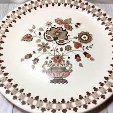 Whether you collect ironstone dishes or are simply trying to stick with one theme for dishware or pottery, learning the basic differences can help keep you on track. Set 4 Dinner Plates Jamestown By Johnson Bros Granny Chic Etsy Plates Dinner Plates Johnson Bros