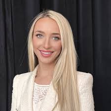 Tracy Holley's Instagram, Twitter & Facebook