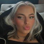 Amanda Tew's Instagram, Twitter & Facebook