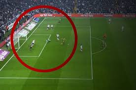 Fenerbahçe'nin sayılmayan golünde ofsayt kararı doğru mu? Fernandao Nun Attigi Gol Ofsayt Mi Besiktas Fenerbahce Derbisinde Gundeme Oturan Ofsayt Pozisyonu