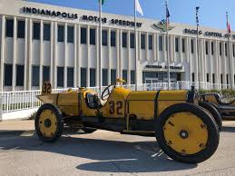 Tours of the speedway, provided by the indianapolis motor speedway museum, are a favorite way to kiss the bricks: Indiana S Fairway Drives Start Your Engines For This Western Indy Golf Trip