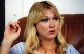 1977) je známá jako obhájkyně jiřího kajínka či mělnického lékaře jiřího pasovského, který byl obžalován z vraždy nigerijského konzula. Klara Slamova Kajinek