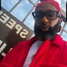 Caleb Williams called "gay" by former 'Last Chance U' coach for painting  silver nail polish ahead of Bears 2025 NFL season Chicago Bears rookie  quarterback Caleb Williams, the No. 1 overall pick