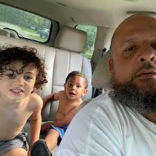 Miaaaaami fans, April 8 can't come soon enough!☀️ The #UFC287 pre-sale  officially starts now with Fight Club members up first ➡️ ufc.ac/416x8Kc