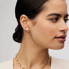 Hillberg & Berk SALE 🚨 Earlier this year Gold Sparkle received an update!  Soft Gold Sparkle has replaced it, which means you can now purchase Gold  Sparkle pieces at 20% off ✨