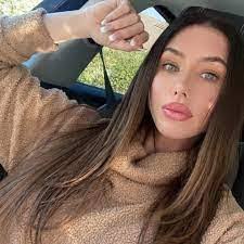 Dillon Fallon's Instagram, Twitter & Facebook