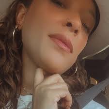 The glow-up turned into a full-on gothic filter... why does Morticia look  like she's been through three horror storylines offscreen 😭🖤 #WednesdayS2