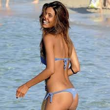 Poza 19 - GALERIE FOTO Duelul sexy al argentiniencelor în Barca - Juve »  Care e mai frumoasă: Antonella lui Messi sau cea a lui Dybala?