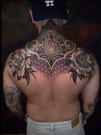 Full back piece in progress.. more to go. Blackwork Geometric Mandala with the touch of 3 stars and a Sun (if you see it you know ☀️😊) representing the roots. Big shoutout to the #1 wedding ...