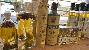Huile D Olive 100 Italienne En Vente Dans L Epicerie Photo De Trattoria Amici Saint Laurent Du Var Tripadvisor