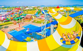 Termální koupaliště velký meder leží v klidné oblasti nedaleko hranic s maďarskem, a tak může být nejen místem, kde načerpáte síly a odpočinete si, ale i dobrým výchozím bodem pro výlet do maďarských lázní. 9 Najlepsich Aquaparkov Na Slovensku Blog Travelking