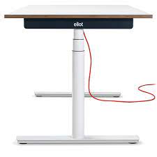 Schreibtische höhenverstellbar im angebot große auswahl top marken viele bezahlmöglichkeiten schreibtische höhenverstellbar jetzt bestellen! Hohenverstellbarer Schreibtisch Elektrisch Online Kaufen Eliot Eliotfurniture