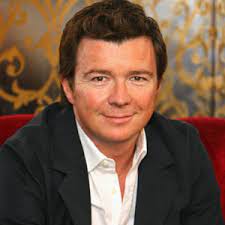 Die britischen popstars der 80er jahre mit seiner debütsingle never gonna give you up machte rick astley sich im alter von 21 jahren international einen namen, viele. Rick Astley Nachrichten Videos Audios Und Fotos Mediamass