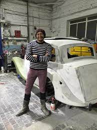Fuzz townshend married to his wife cressida townshend after dating several years, but fuzz never shared the about their relationship in front of the camera. Interview Fuzz Townshend On Car Sos Lymm Transport Day And Angry Fans At Parr Hall Warrington Guardian