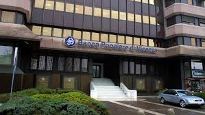 Banca popolare di vicenza (pivi) y veneto banca (vb) ya son de intesa sanpaolo la bolsa de milán festeja la operación y cierra con una subida de un 0.81% una oficina de intesa sanpaolo en milán. Bpvi Veneto Banca Svelato Il Piano Di Fusione Bocciato G Di Vicenza