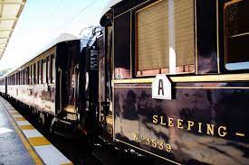 Seit mehr als 135 jahren steht der orient express für luxuriöses reisen und zeitlose eleganz. Orient Express Alle Infos Zum Nostalgie Zug Urlaubsguru