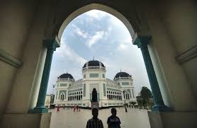 Masjid raya medan terletak di jalan sisingamangaraja, medan tak jauh dari istana maimun dan taman sri deli. Inilah Tiga Lokasi Ramadhan Fair Di Medan Wego Indonesia Travel Blog