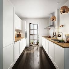 Comment Amenager Une Cuisine En Longueur Types Avantages Et Astuces Comment Amenager Une Cuisine Cuisine En Longueur Cuisines Design