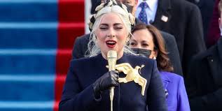 «леди гага передала мне вайбы «голодных игр». Twitter Is Living For The Hunger Games Inspired Mockingjay Pin Lady Gaga Wore To The Inauguration