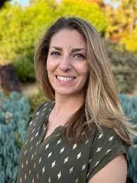 Abigail Saunders's Instagram, Twitter & Facebook