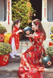 Ao Dai Mom Baby Great Idea For Tet 3 Vietnamese Traditional Dress Traditional Dresses Vietnamese Wedding Dress