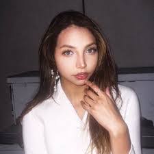 Allie Mcintosh's Instagram, Twitter & Facebook