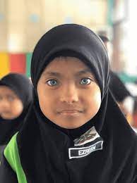 Salin dan tampal budak perempuan emoji untuk iphone, android dan dapatkan kod html. Foto Viral Budak Mata Biru Menarik Netizen Dr Amalina Tampil Berikan Ulasan Kisah Dunia