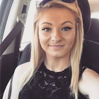 Samantha Looney's Instagram, Twitter & Facebook